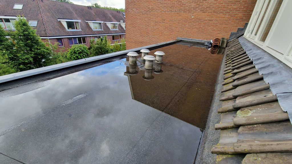 Lekkage Bij De Buren